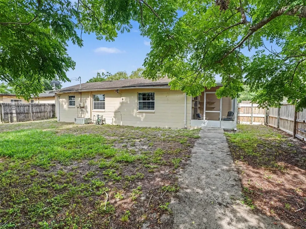 1609 MAUREEN AVENUE Ocoee, FL 34761