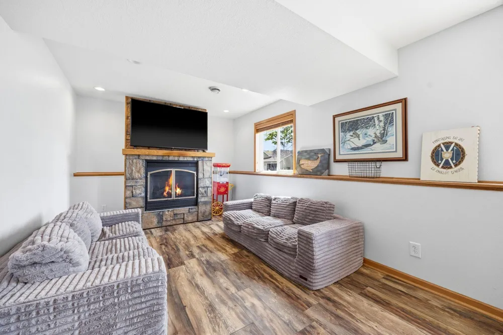 104 Century Lane Silver Lake, MN 55381
