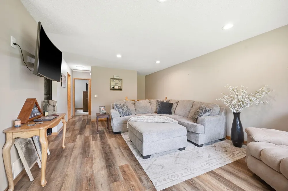 104 Century Lane Silver Lake, MN 55381