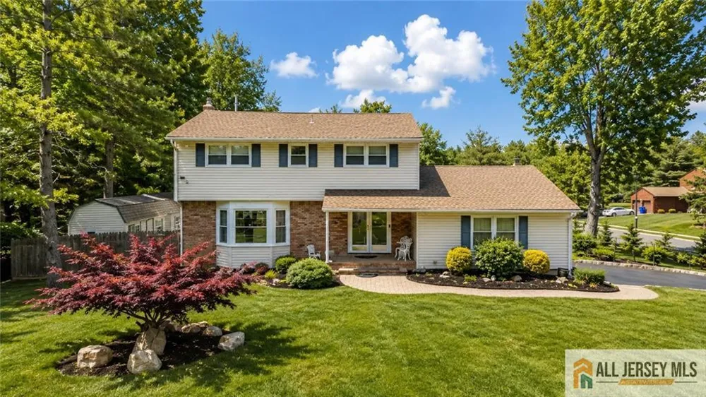 27 Woodmere Road