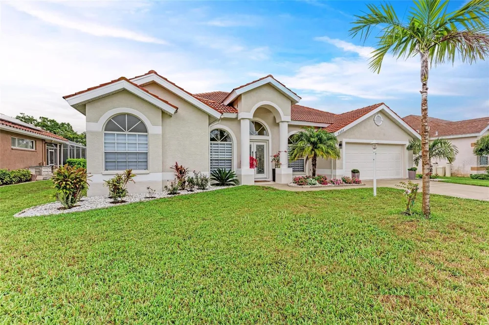 7327 38TH COURT EAST Sarasota, FL 34243