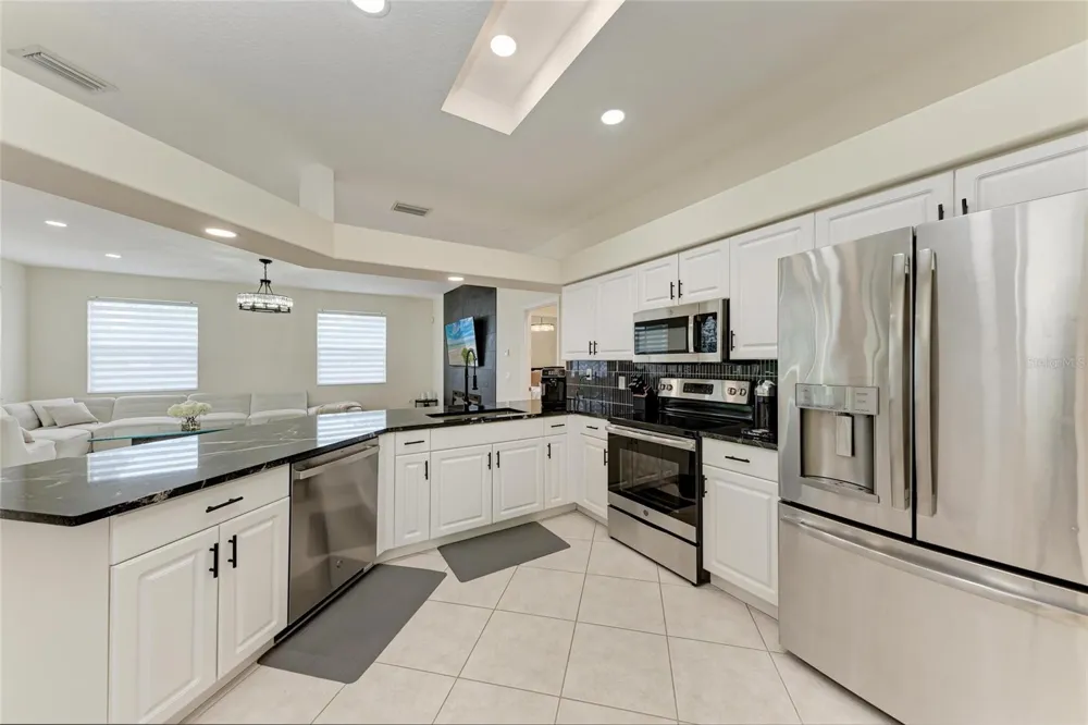 7327 38TH COURT EAST Sarasota, FL 34243