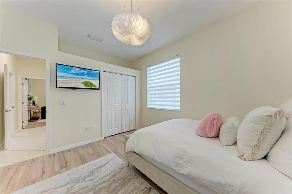 7327 38TH COURT EAST Sarasota, FL 34243
