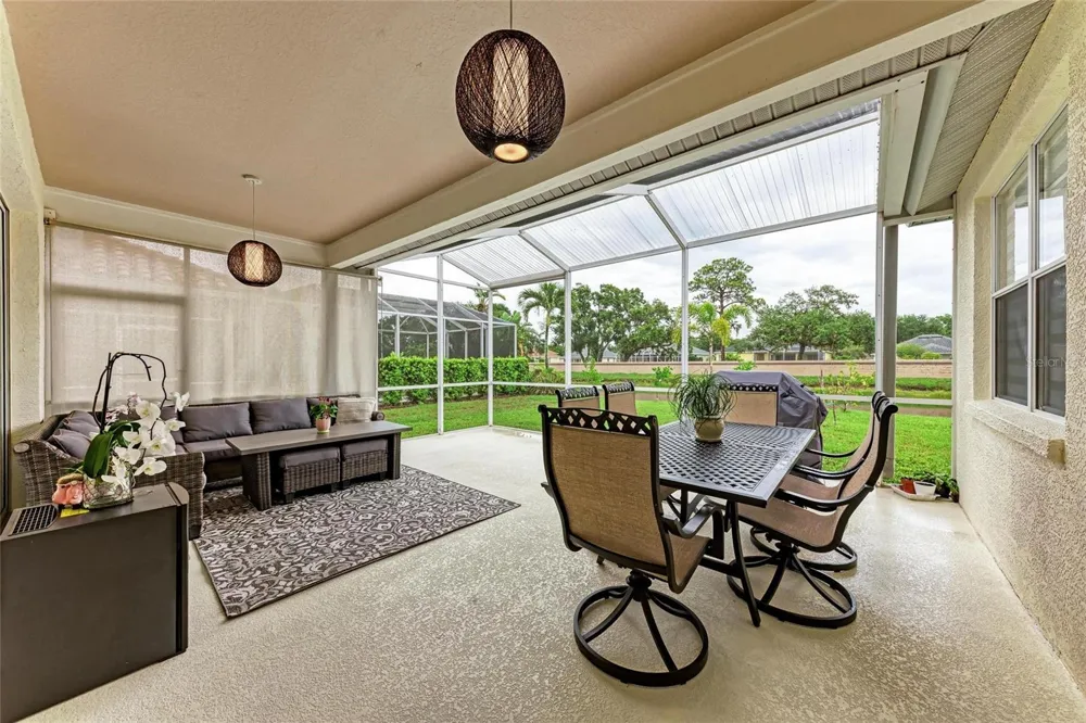 7327 38TH COURT EAST Sarasota, FL 34243