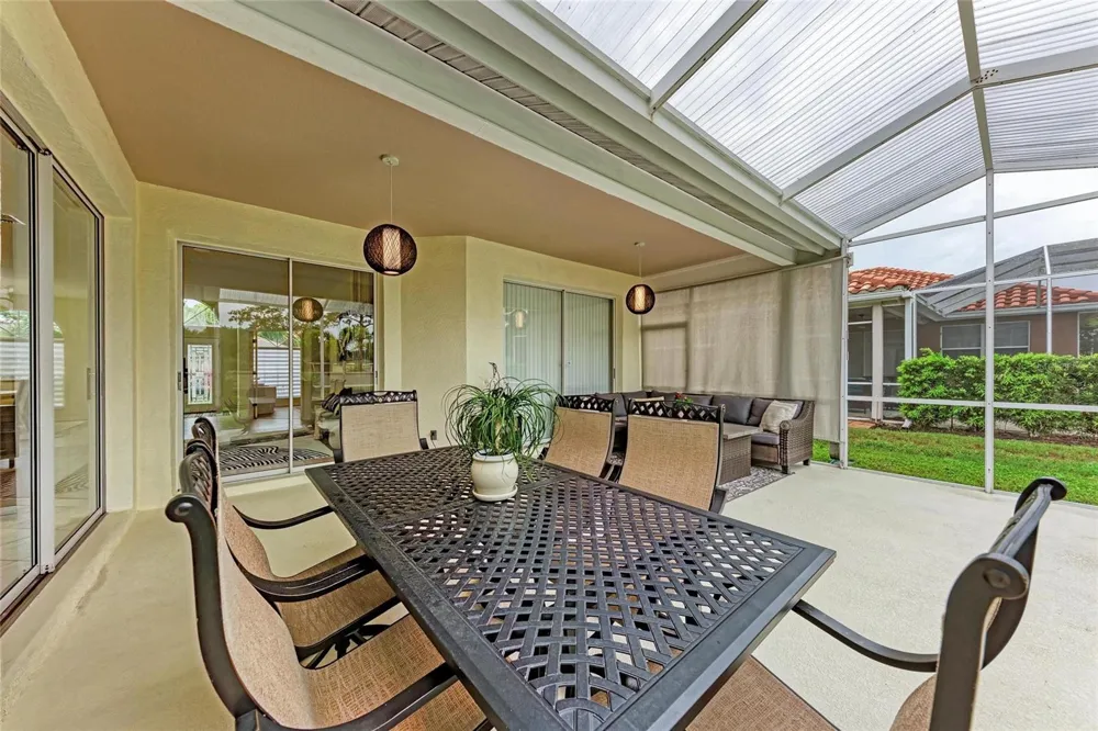 7327 38TH COURT EAST Sarasota, FL 34243