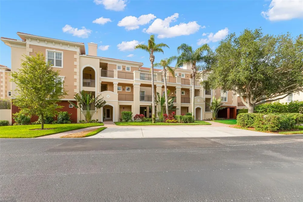 6 ACADEMY WAY S #221 St Petersburg, FL 33711