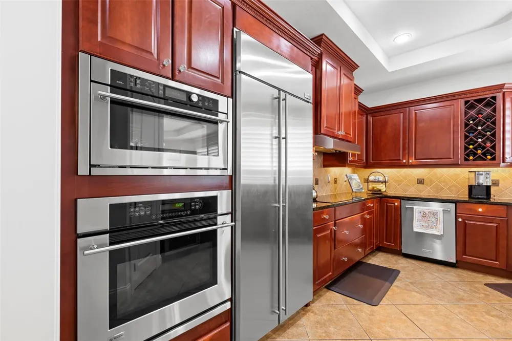 6 ACADEMY WAY S #221 St Petersburg, FL 33711