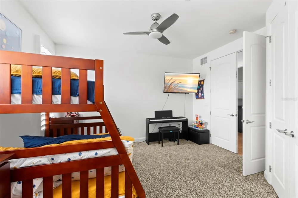 6 ACADEMY WAY S #221 St Petersburg, FL 33711