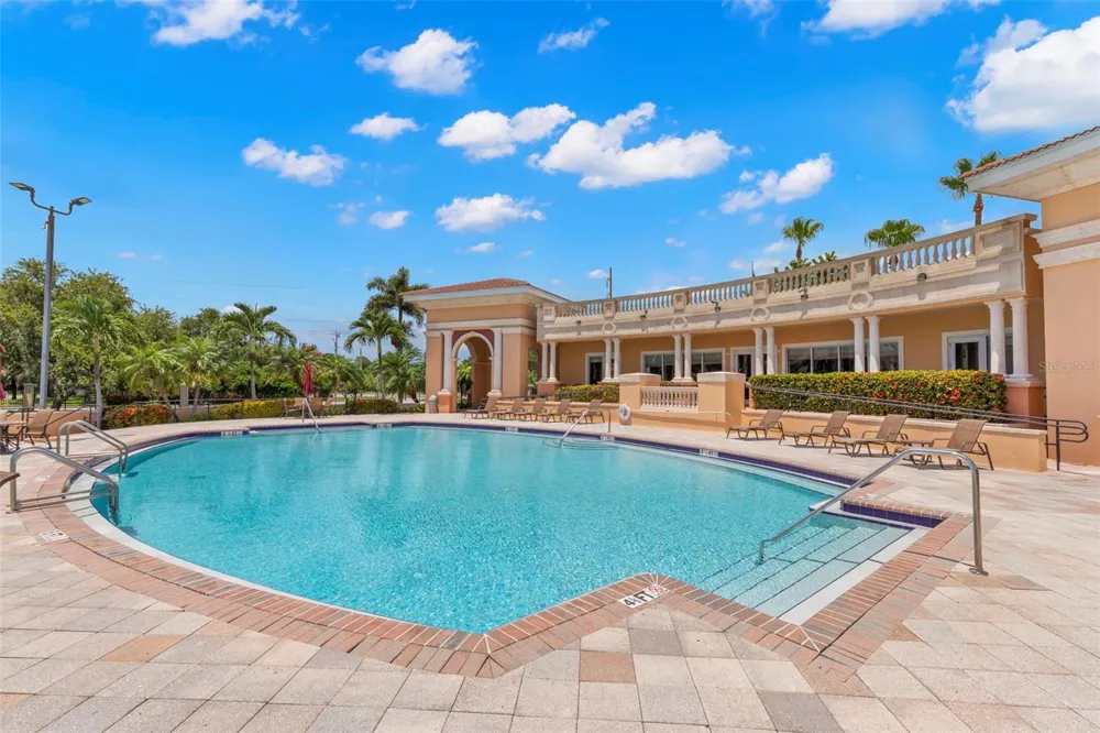 6 ACADEMY WAY S #221 St Petersburg, FL 33711