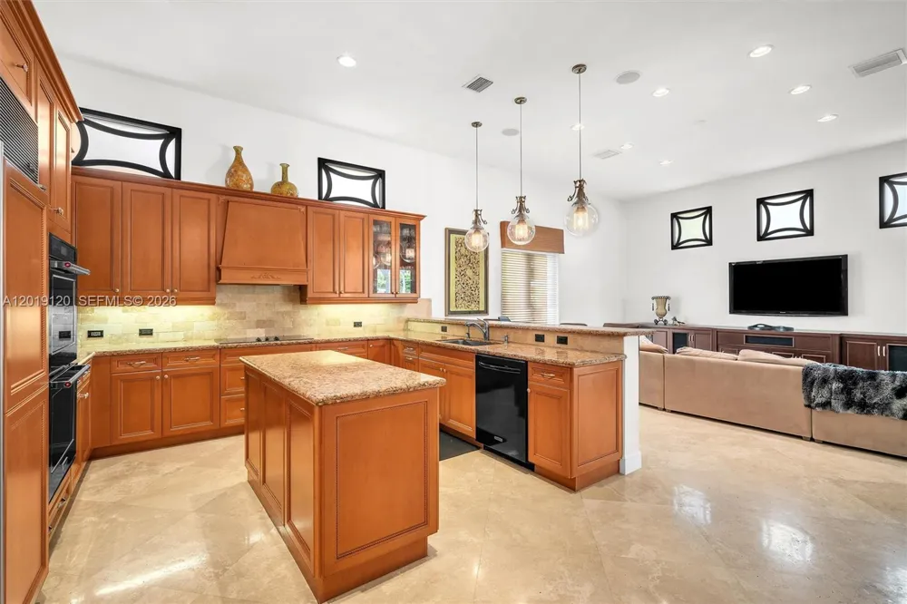 1480 Windjammer Way #. Hollywood, FL 33019