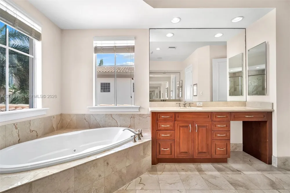 1480 Windjammer Way #. Hollywood, FL 33019