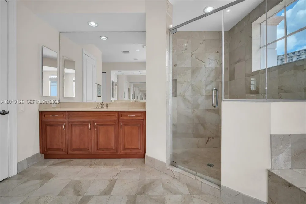 1480 Windjammer Way #. Hollywood, FL 33019