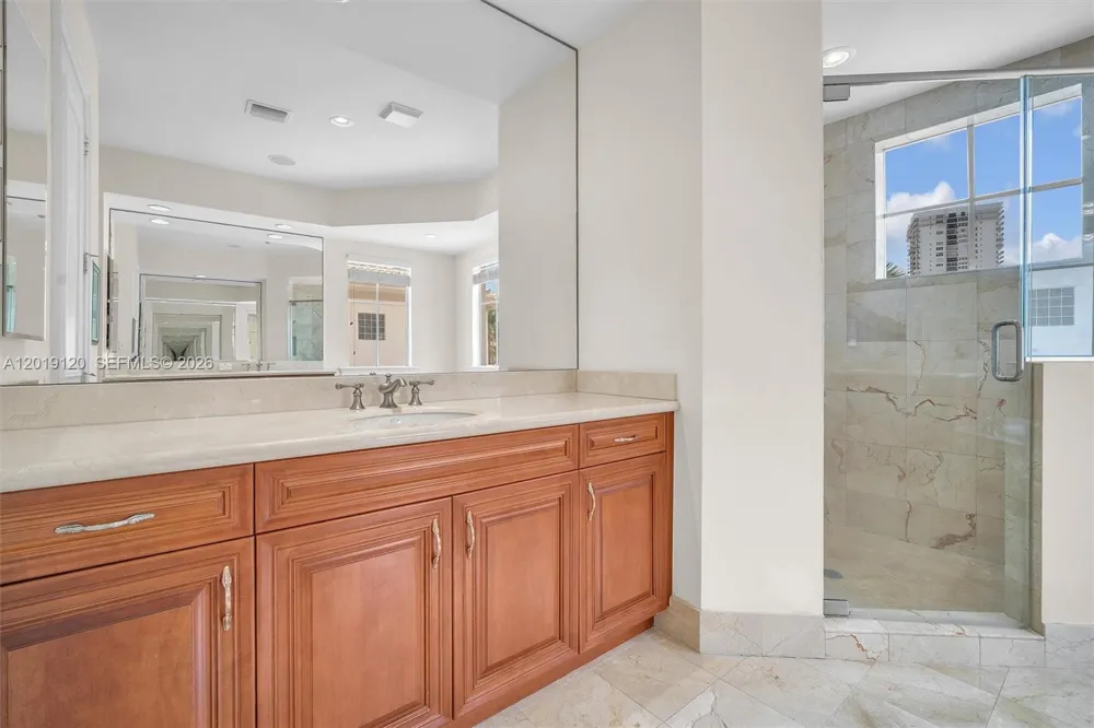 1480 Windjammer Way #. Hollywood, FL 33019