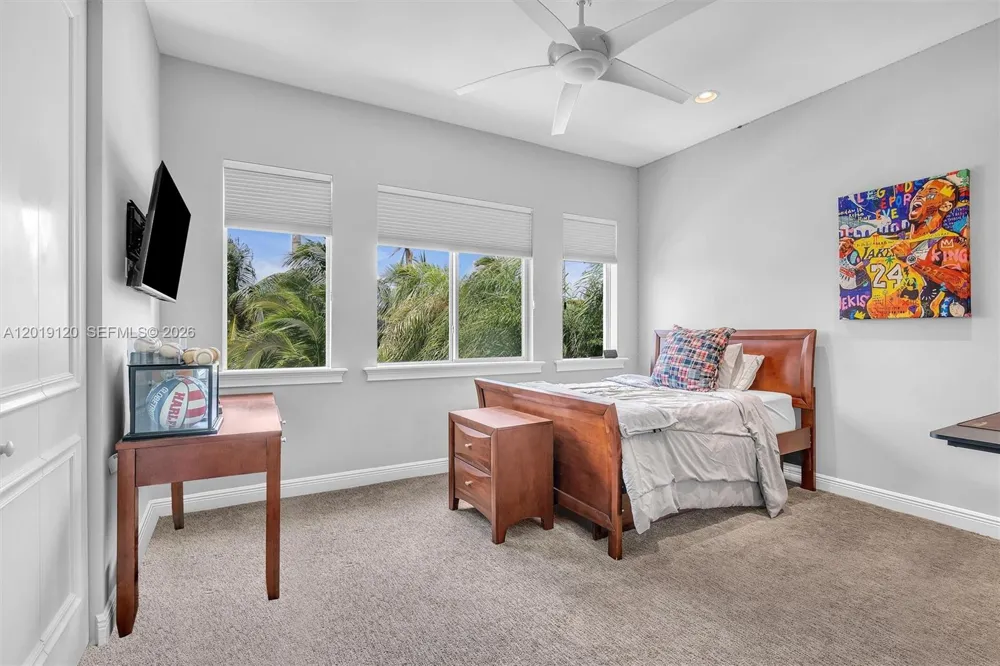 1480 Windjammer Way #. Hollywood, FL 33019
