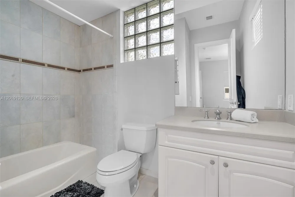 1480 Windjammer Way #. Hollywood, FL 33019