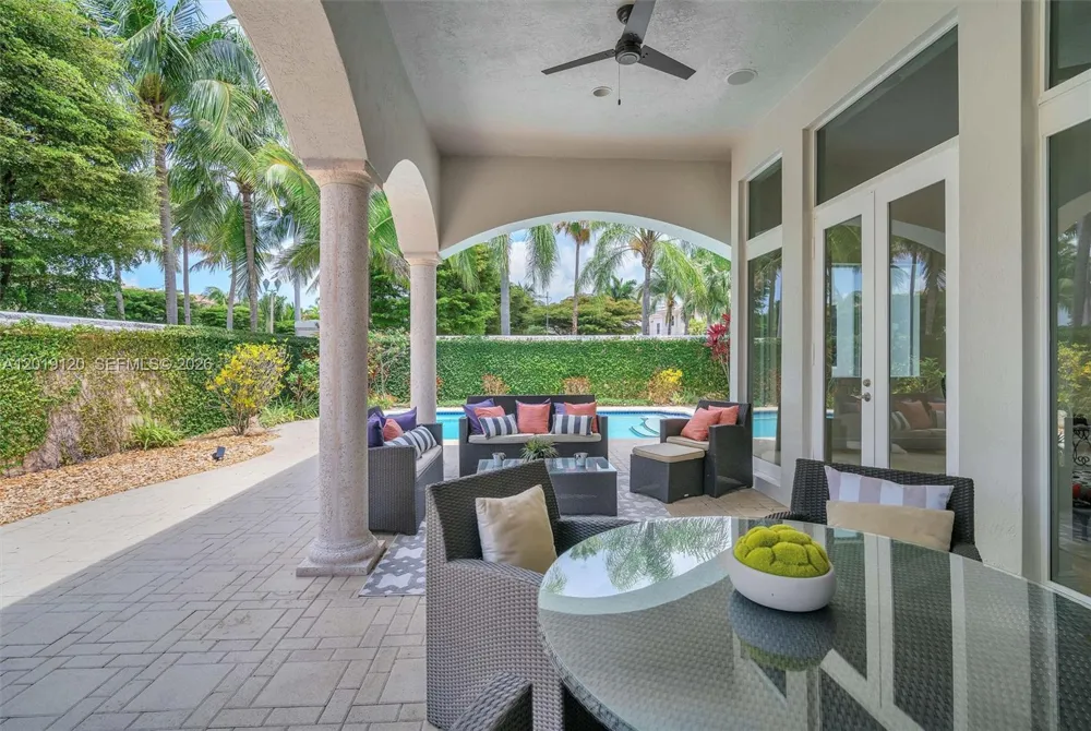 1480 Windjammer Way #. Hollywood, FL 33019