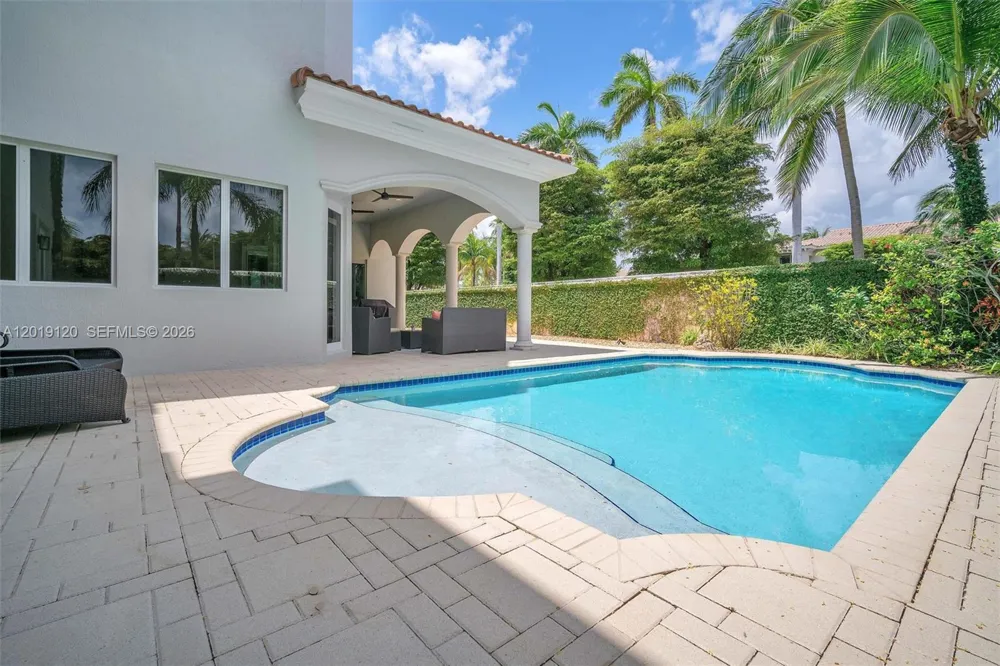 1480 Windjammer Way #. Hollywood, FL 33019