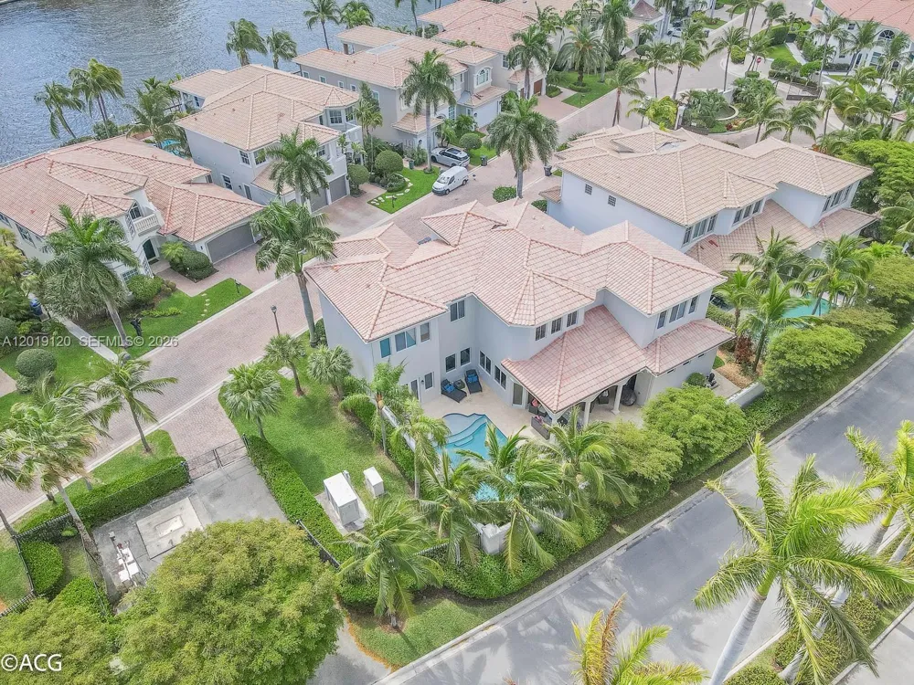 1480 Windjammer Way #. Hollywood, FL 33019