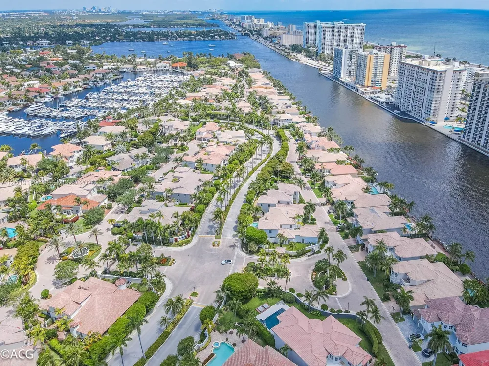 1480 Windjammer Way #. Hollywood, FL 33019