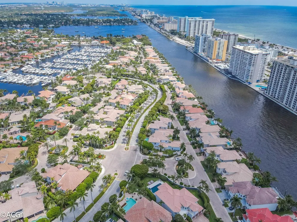 1480 Windjammer Way #. Hollywood, FL 33019