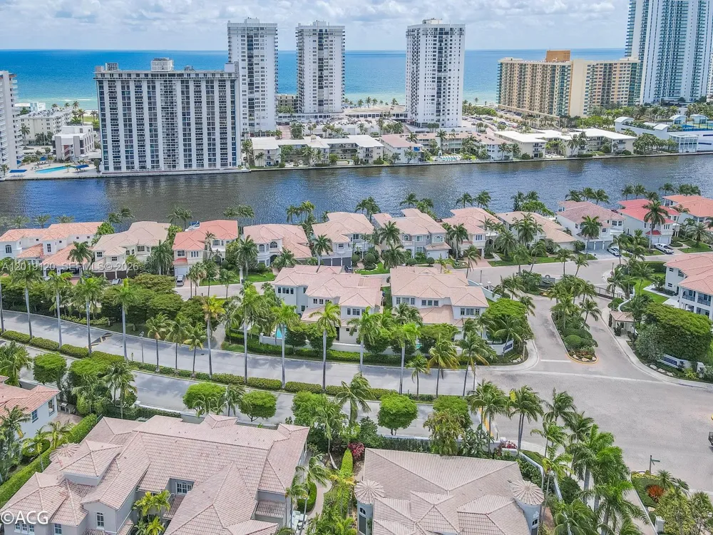 1480 Windjammer Way #. Hollywood, FL 33019