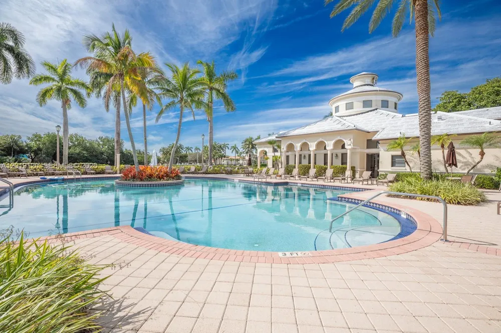 1480 Windjammer Way #. Hollywood, FL 33019