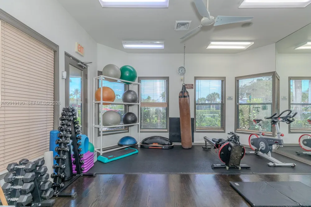 1480 Windjammer Way #. Hollywood, FL 33019