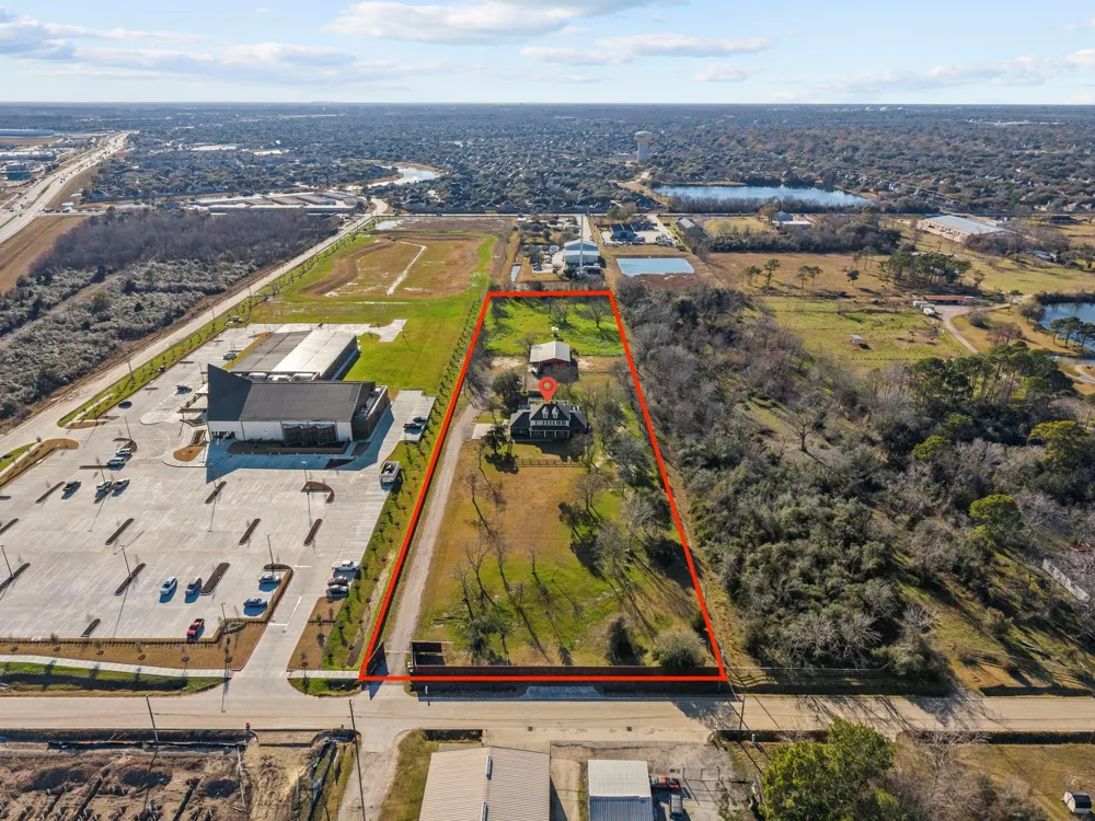 2730 Lawrence Road Kemah, TX 77565