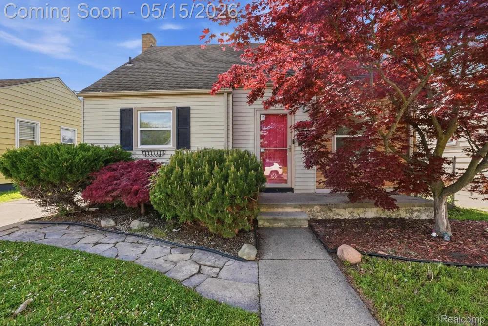 22413 Cushing Avenue Eastpointe City, MI 48021