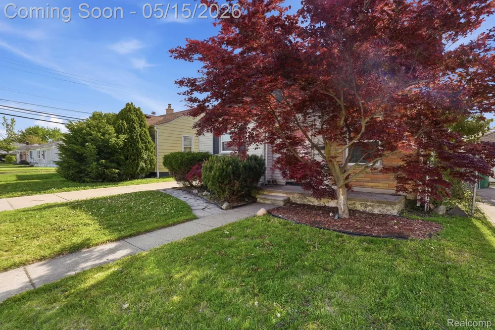 22413 Cushing Avenue Eastpointe City, MI 48021