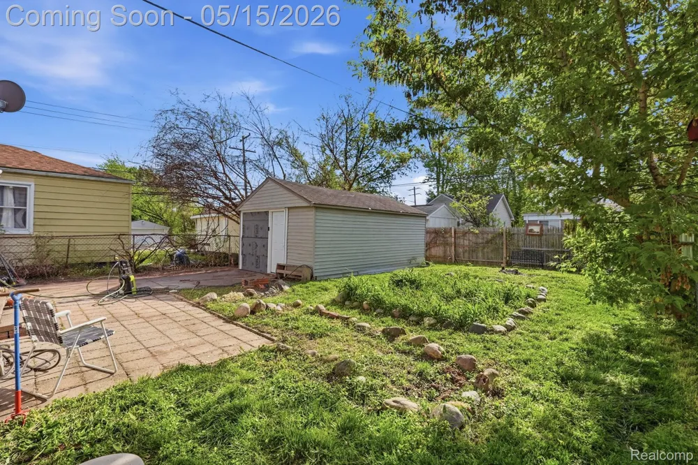 22413 Cushing Avenue Eastpointe City, MI 48021