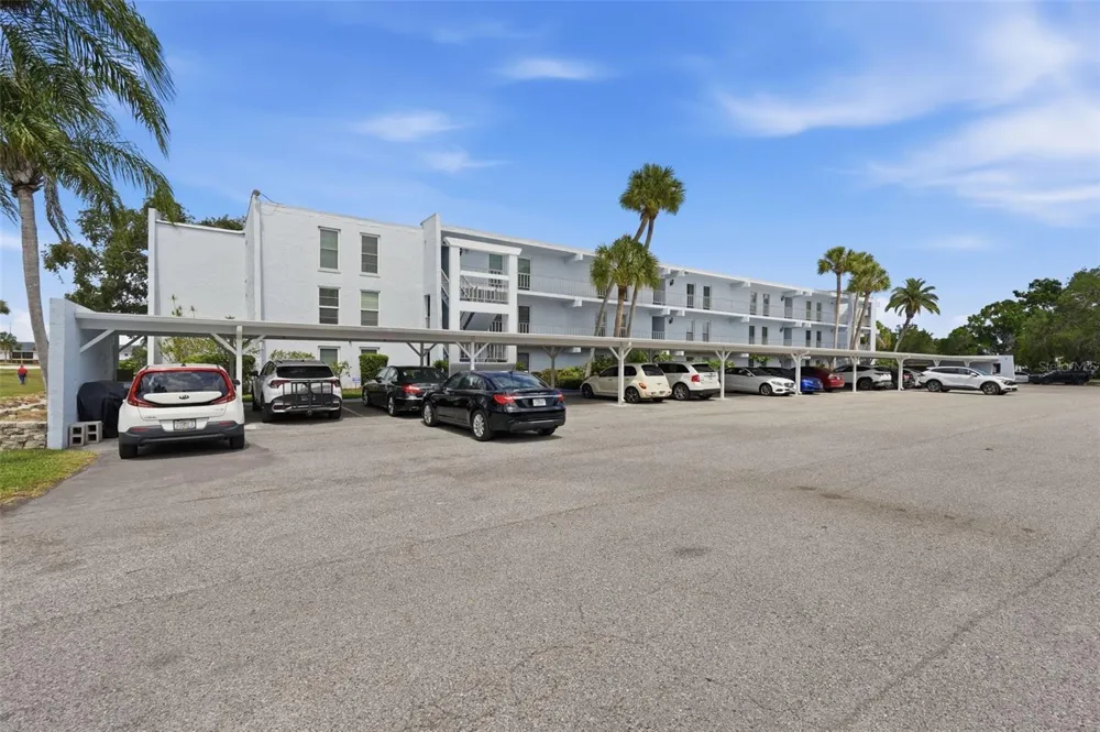 225 COUNTRY CLUB DRIVE #C332 Largo, FL 33771