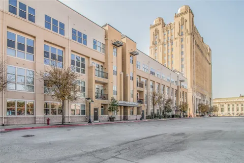 201 W Lancaster Avenue #203
