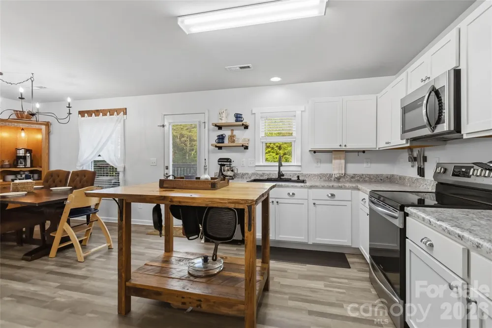 2220 Pinnacle View Drive Kings Mountain, NC 28086