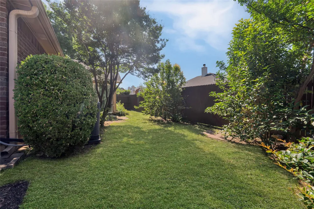 2909 Normandy Court Euless, TX 76039