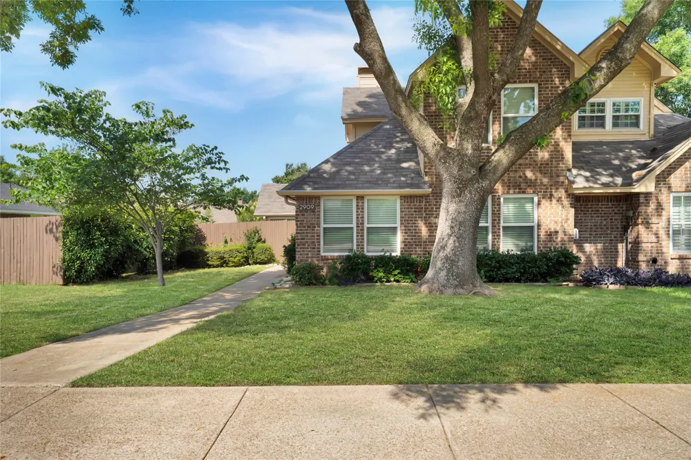 2909 Normandy Court Euless, TX 76039