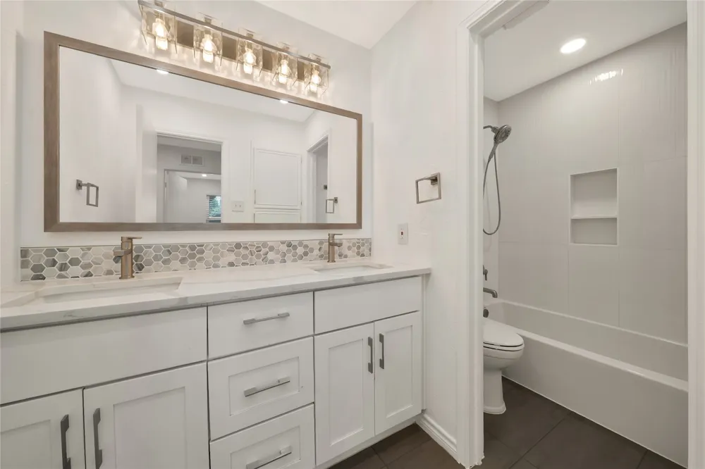 2909 Normandy Court Euless, TX 76039