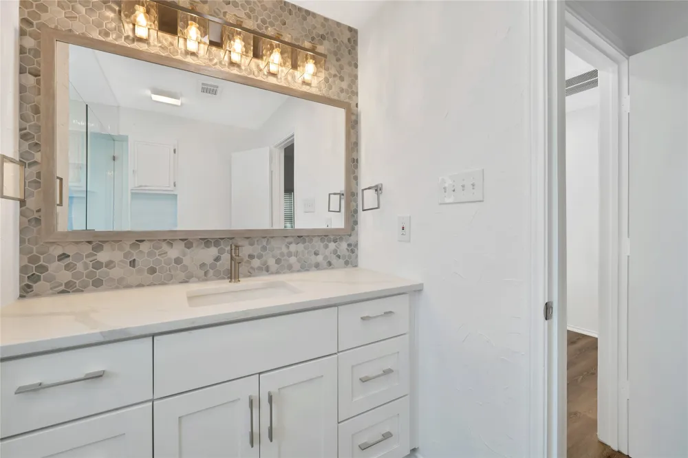 2909 Normandy Court Euless, TX 76039