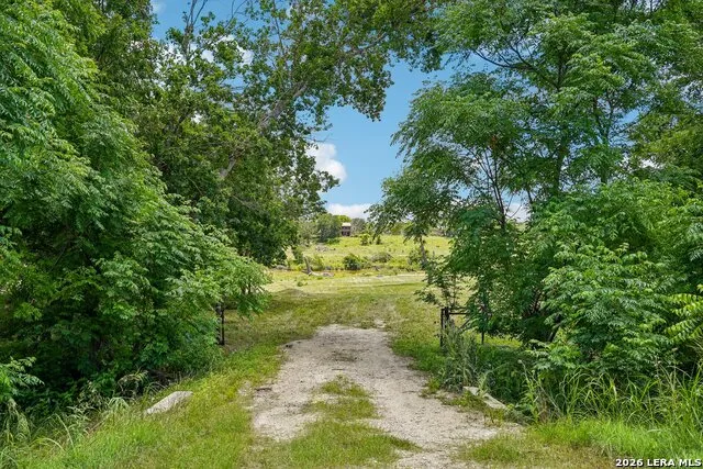 5953 Hwy 27 Center Point, TX 78010