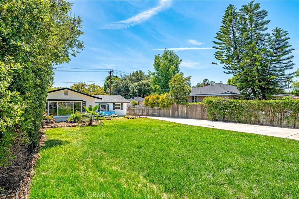 1280 E Woodbury Pasadena, CA 91104