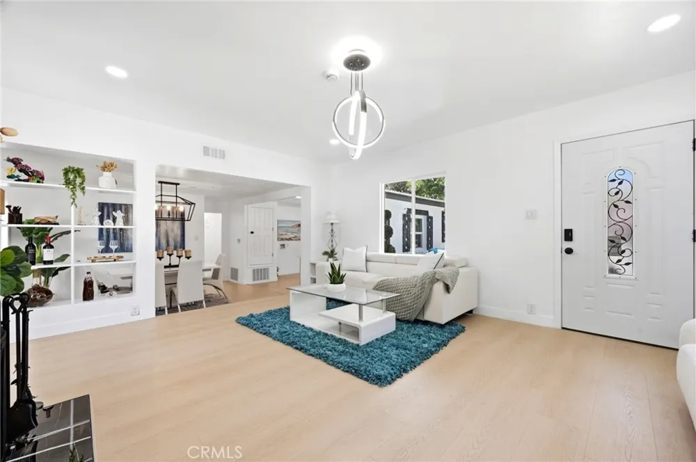 1280 E Woodbury Pasadena, CA 91104