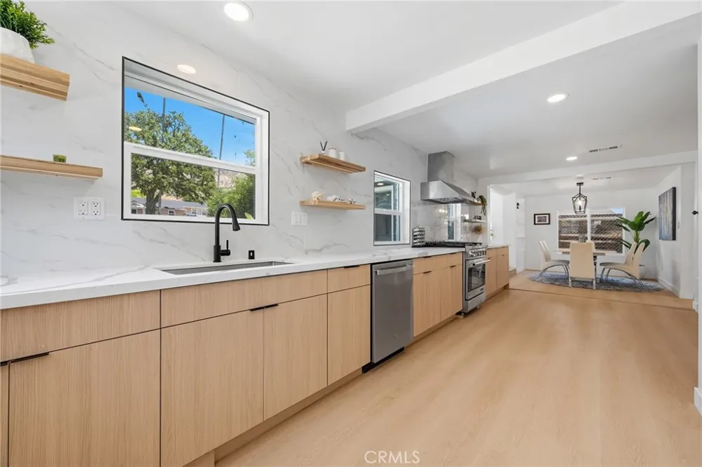 1280 E Woodbury Pasadena, CA 91104
