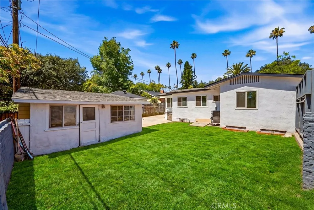 1280 E Woodbury Pasadena, CA 91104