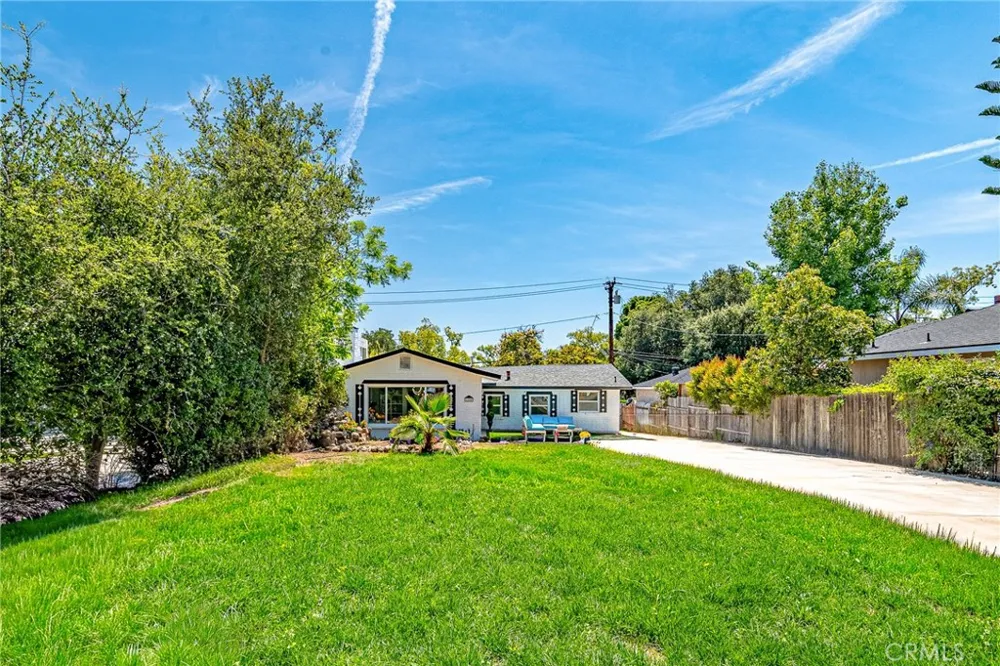 1280 E Woodbury Pasadena, CA 91104