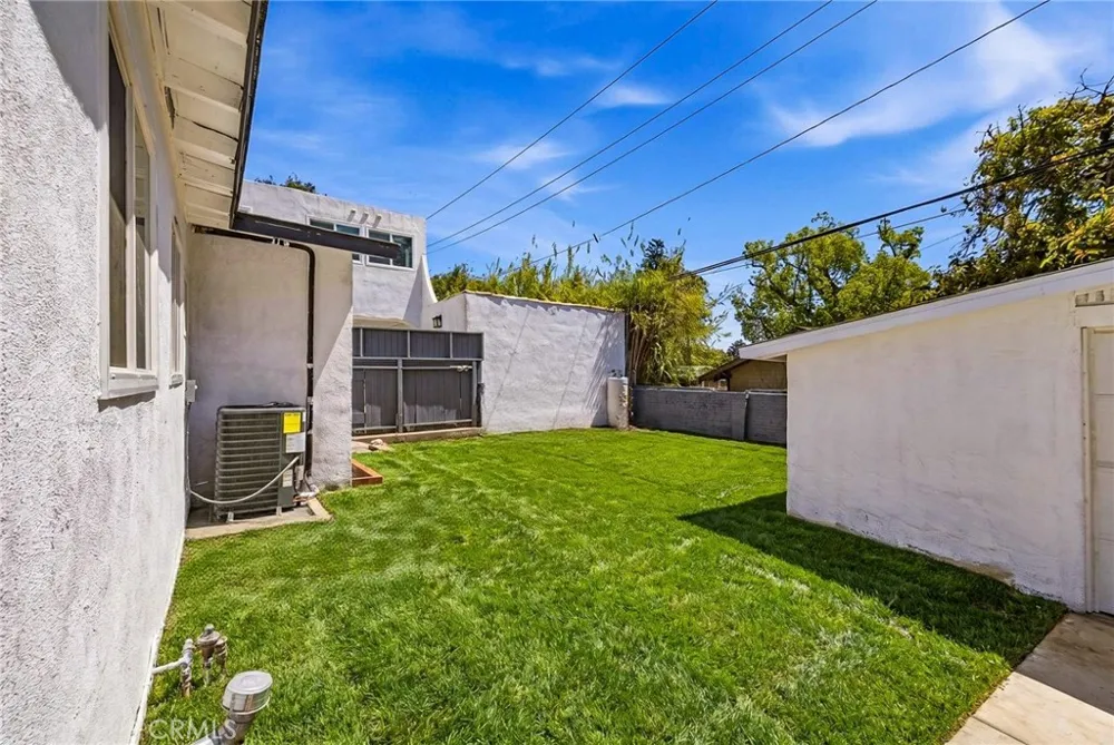 1280 E Woodbury Pasadena, CA 91104