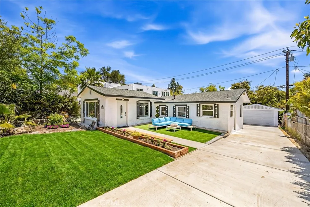 1280 E Woodbury Pasadena, CA 91104