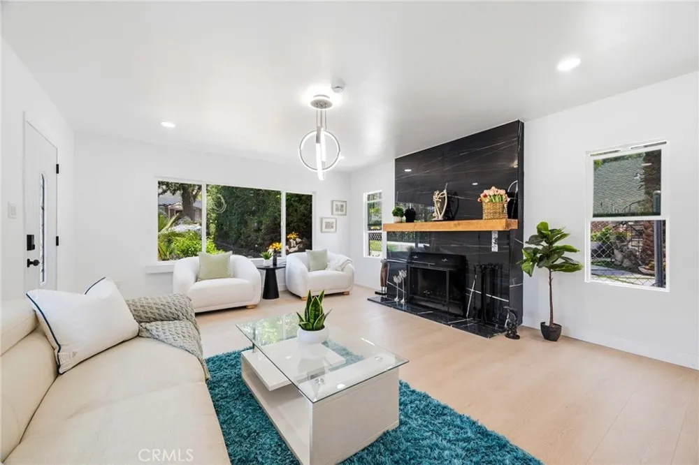 1280 E Woodbury Pasadena, CA 91104