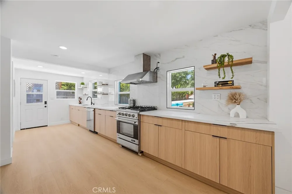 1280 E Woodbury Pasadena, CA 91104