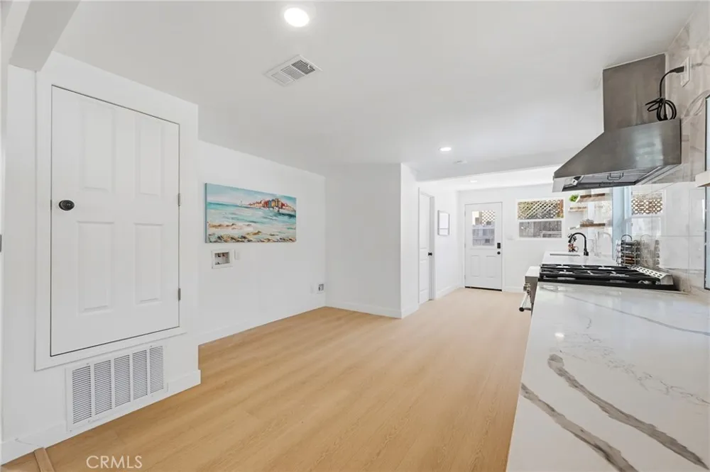 1280 E Woodbury Pasadena, CA 91104