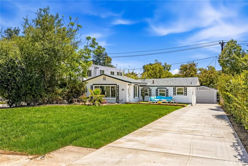 1280 E Woodbury Pasadena, CA 91104